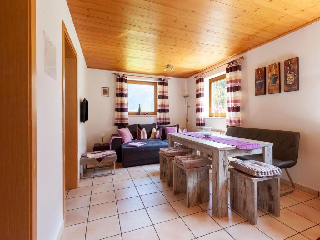 Apartment with garden near hiking trails
