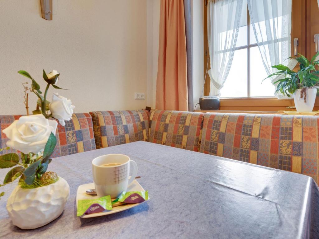 Posezení v ubytování Apartment in Hainzenberg near Ski Lift