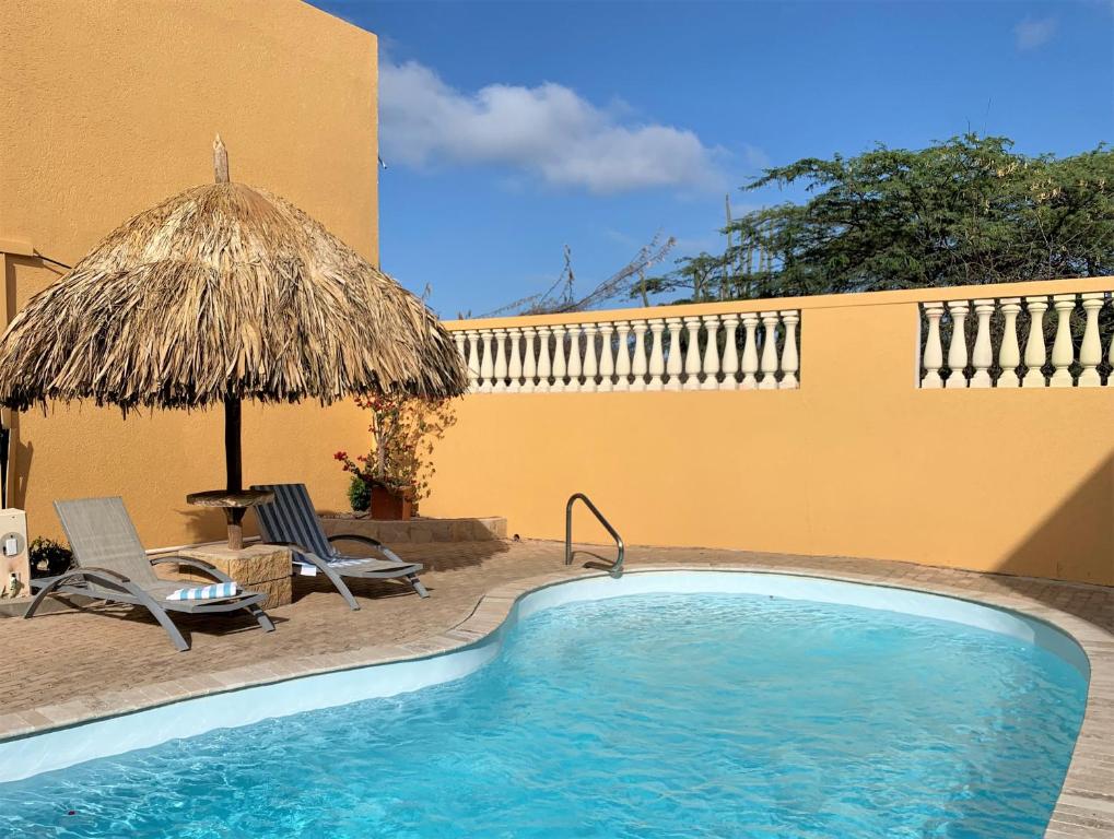 Bazén v ubytování Montana Eco Resort Aruba nebo v jeho okolí