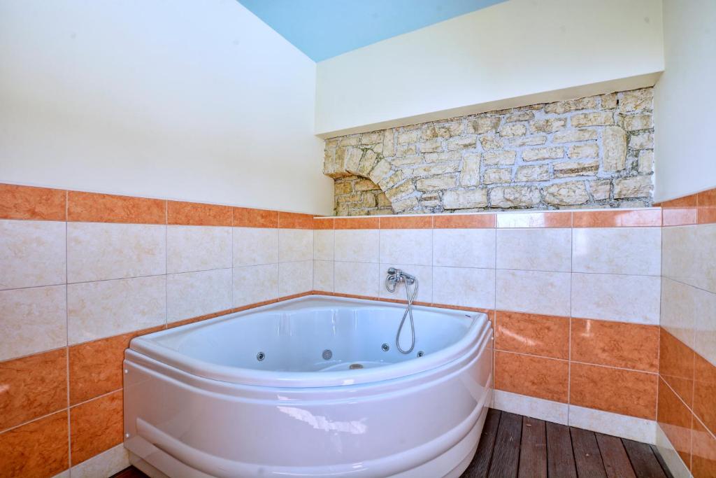 Koupelna v ubytování Lido Corfu Sun Hotel 4 Stars All-inclusive