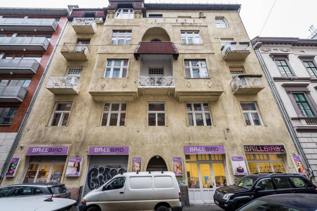 Budova, v ktorej sa apartmán nachádza