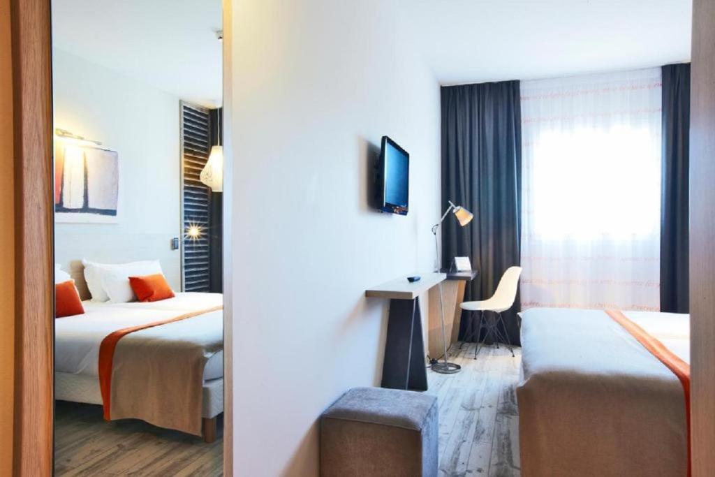 Kyriad Prestige Vannes Centre-Palais des Arts - Double Room