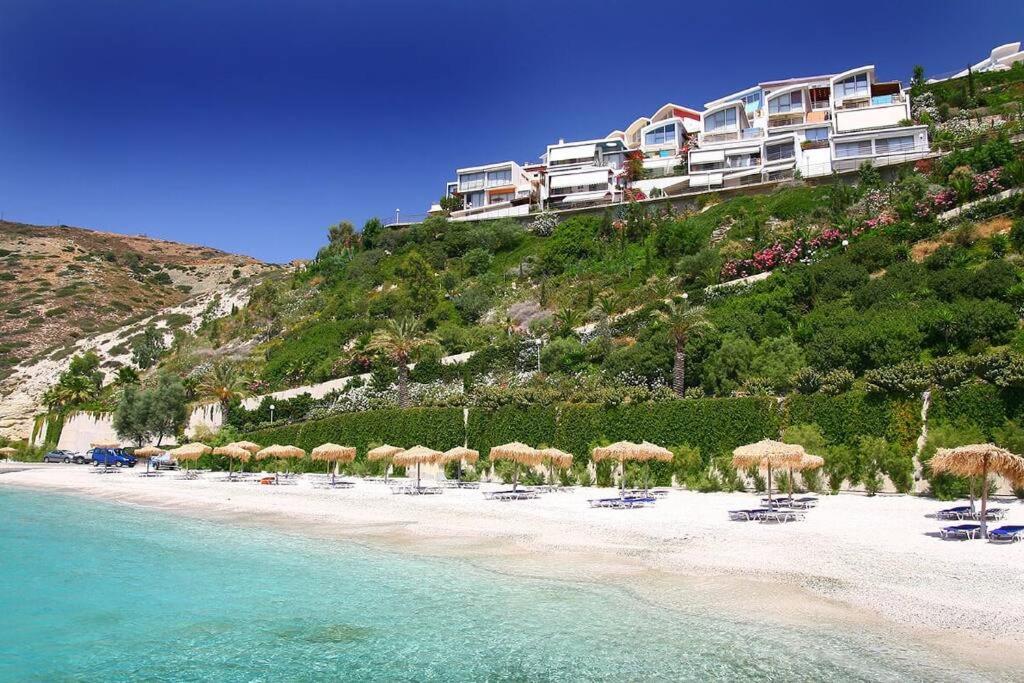 Fotografia z galérie ubytovania Suite Fleria with private beach v destinácii Lygaria