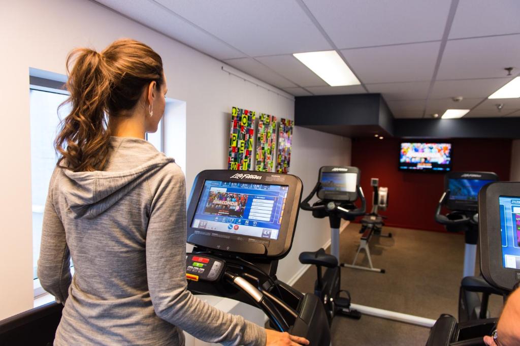 Fitness centrum a/nebo fitness zařízení v ubytování The Henry Jones Art Hotel