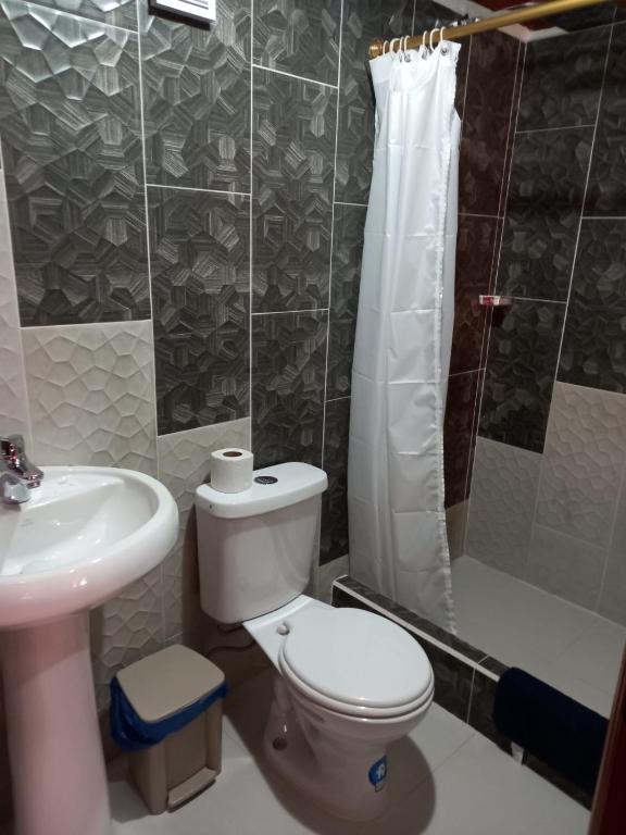 Koupelna v ubytování Hostal Aventura