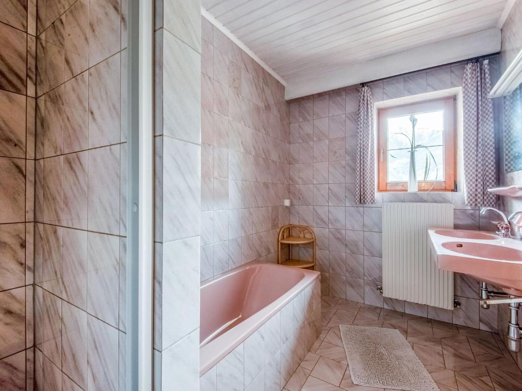 Kúpeľňa v ubytovaní Apartment in Hainzenberg near Ski Bus Stop