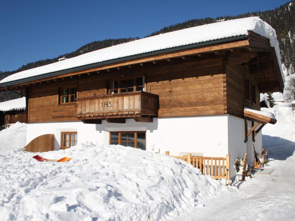 Holiday home in Leogang with sauna in ski area v zimě