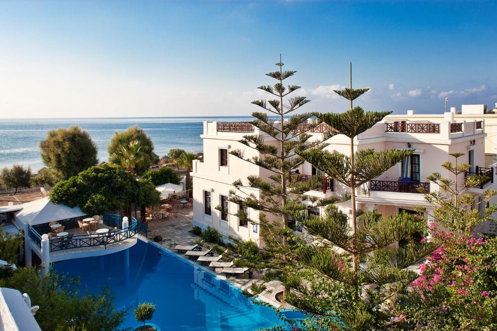 The swimming pool at or close to Veggera Beach Hotel
