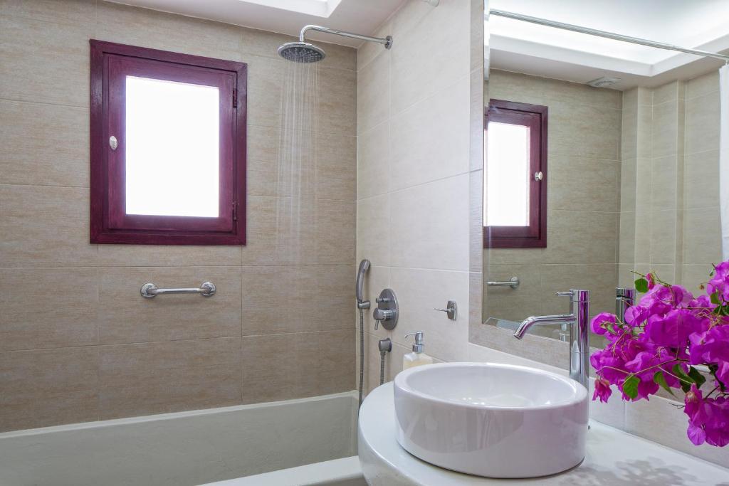A bathroom at Veggera Beach Hotel