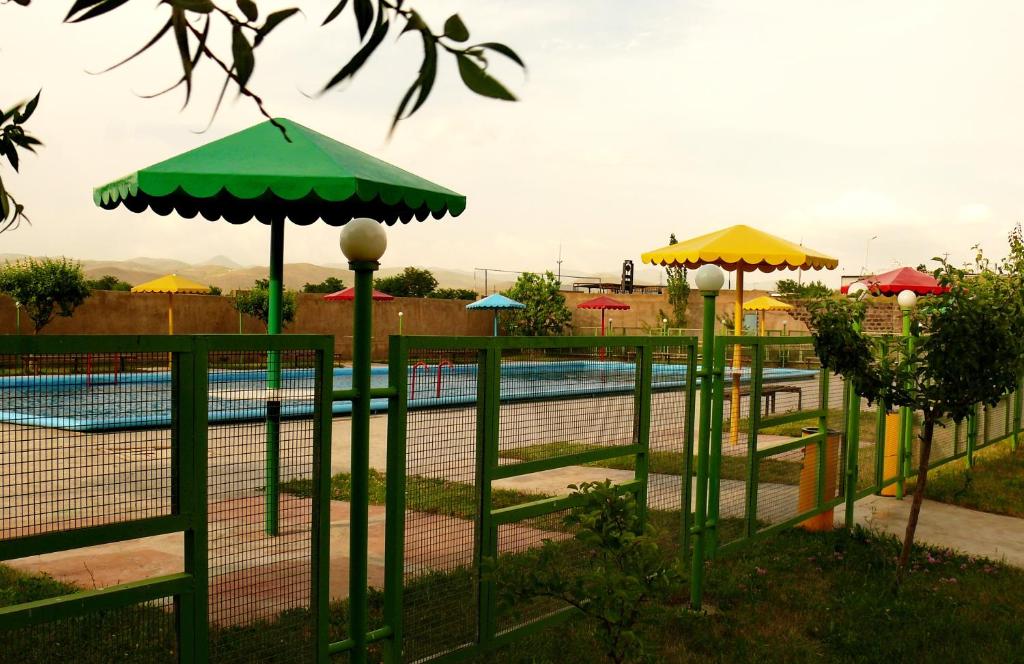 Bazén v ubytování Erazank Hotel nebo v jeho okolí