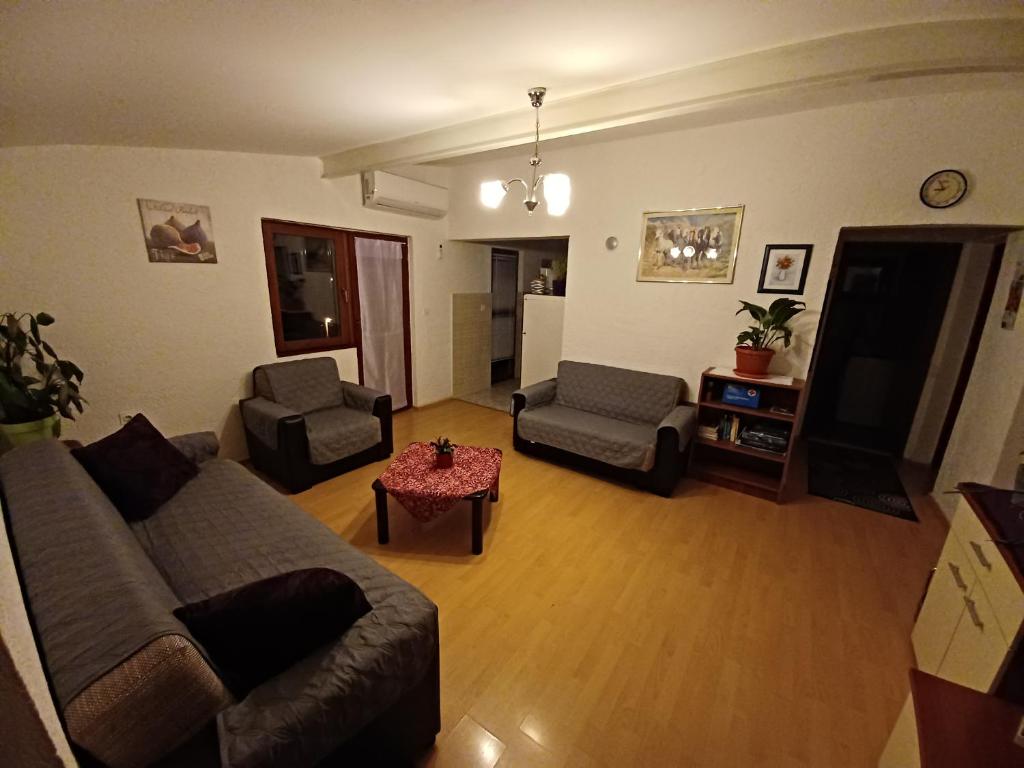 Posedenie v ubytovaní Apartments Zuanović