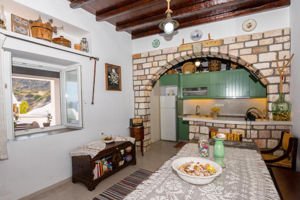 Fotografie z fotogalerie ubytování Komia Sea View Traditional v destinaci Komia