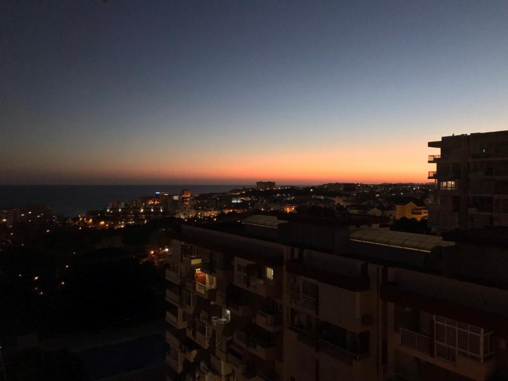 Východ nebo západ slunce při pohledu z apartmánu nebo okolí