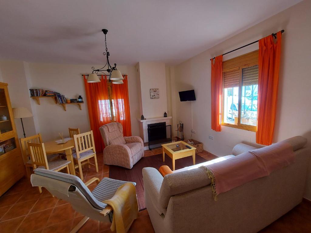 A seating area at Apartamento Huerta Grande