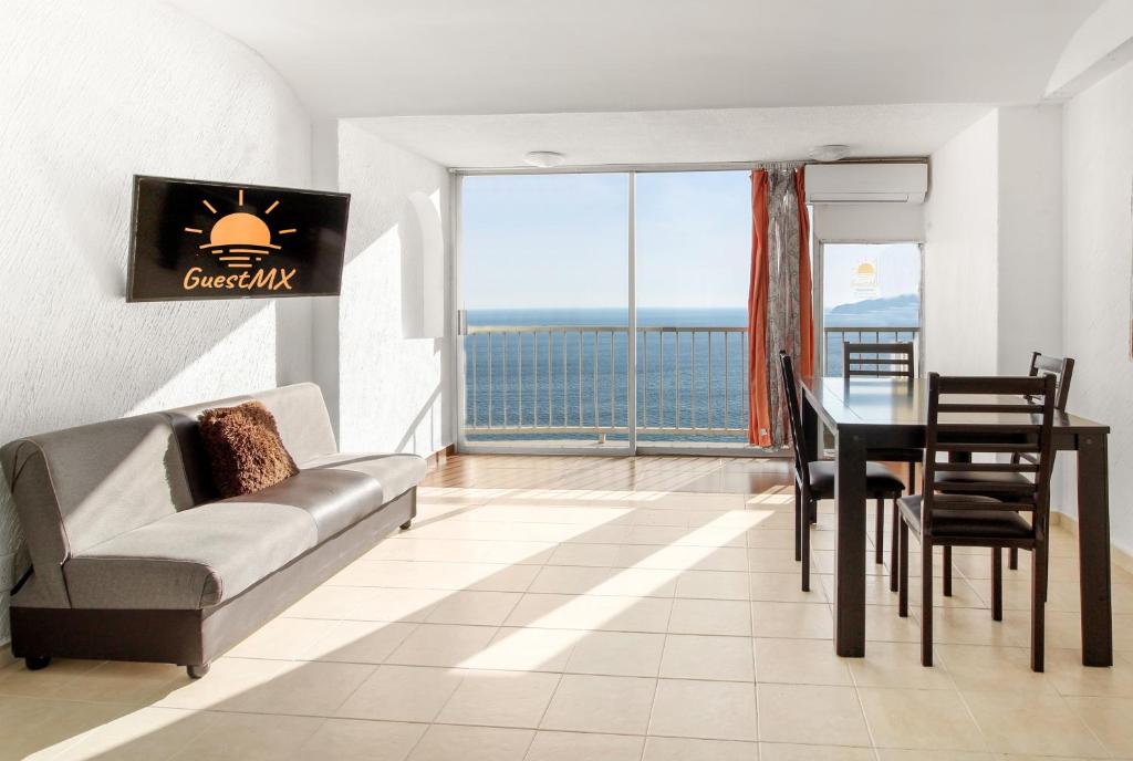 Nespecifikovaný výhled na moře nebo výhled na moře při pohledu z aparthotelu