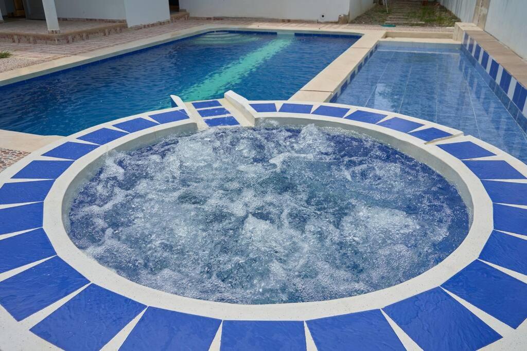 Bazén v ubytování Casa vacacional Girardot 5 habit nebo v jeho okolí