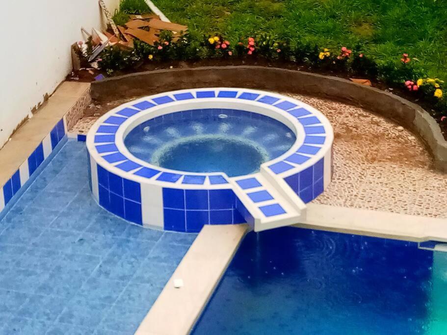 Bazén v ubytování Casa vacacional Girardot 5 habit nebo v jeho okolí