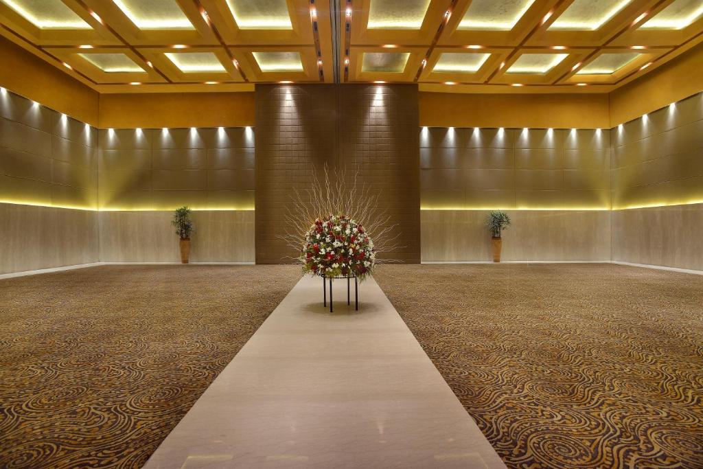 The Lalit Great Eastern Kolkata photo