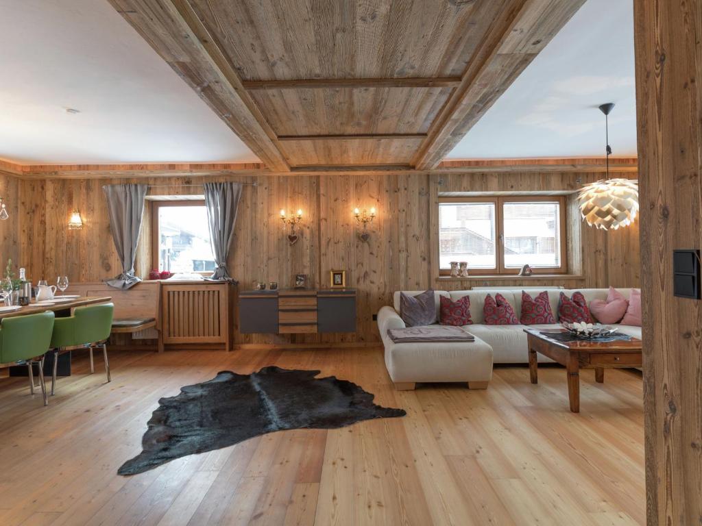 Posedenie v ubytovaní Chalet in Ellmau near Ski Lift