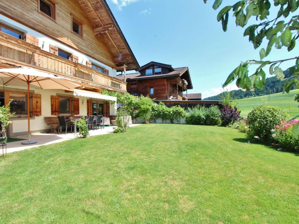 Vonkajšia záhrada v ubytovaní Chalet in Ellmau near Ski Lift