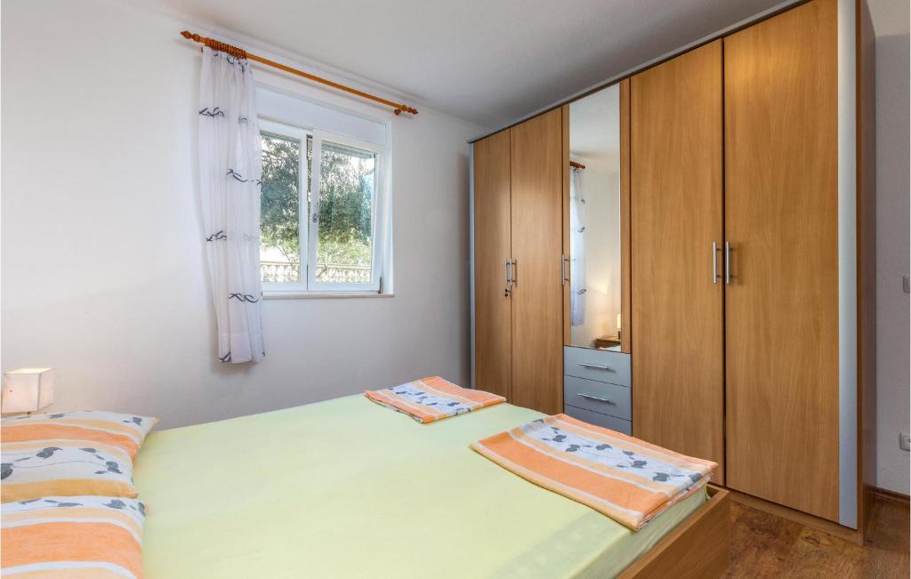 Posteľ alebo postele v izbe v ubytovaní 1 Bedroom Nice Apartment In Duce