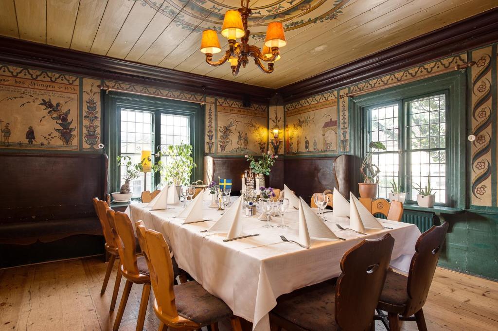 Restaurace v ubytování Värdshuset Engelbrekt