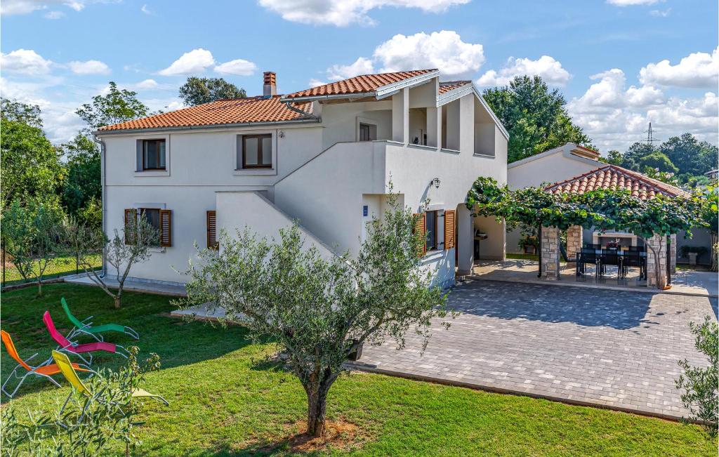 Gorgeous Apartment In Medulin