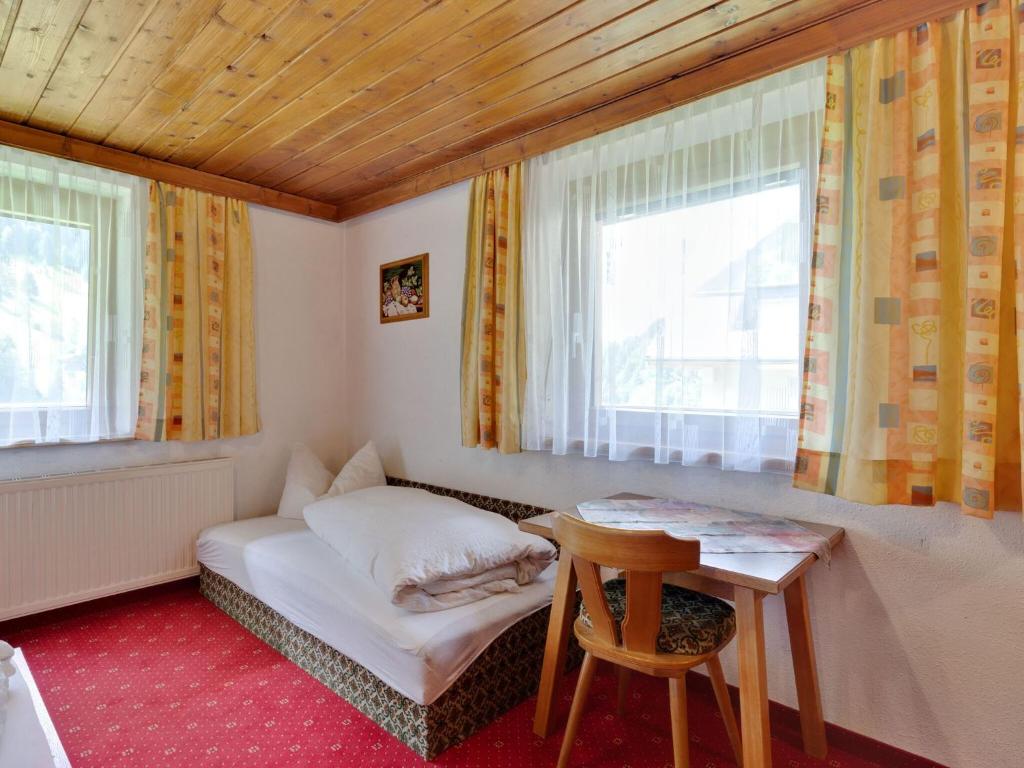 Posteľ alebo postele v izbe v ubytovaní Spacious apartment in Kappl