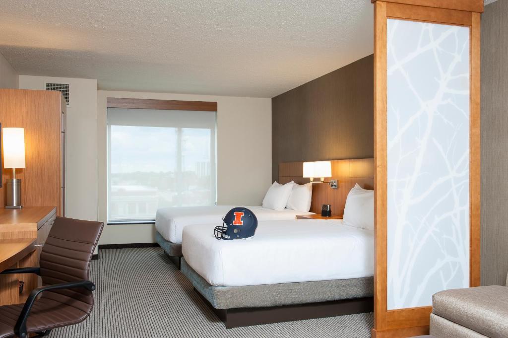 Hyatt Place Champaign/Urbana - Habitación Queen Con Dos Camas Queen Y Sofá Cama