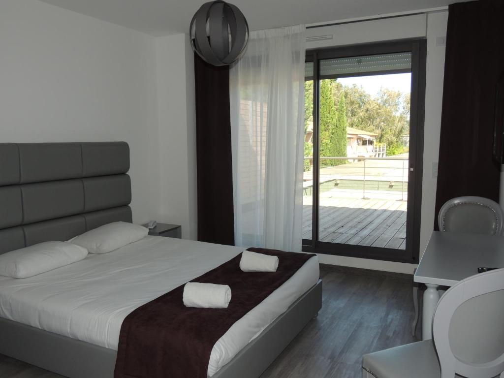 Adonis Aix en Provence - Resim 8