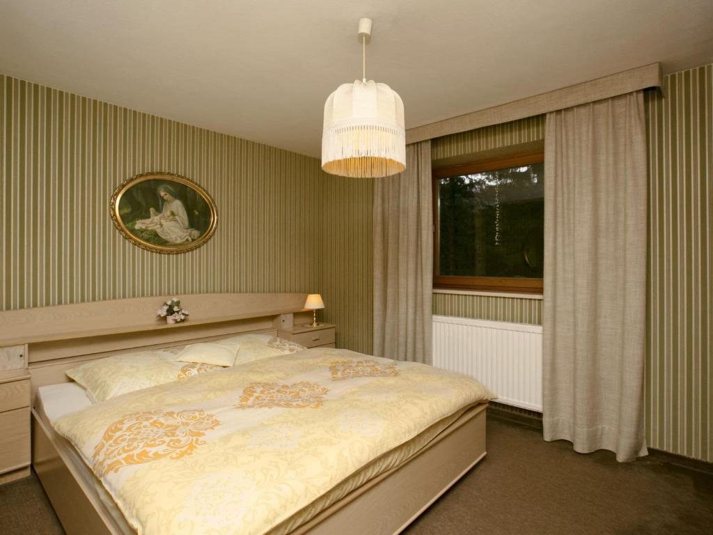 Posteľ alebo postele v izbe v ubytovaní Apartment in Wängle Tyrol with Walking Trails Near