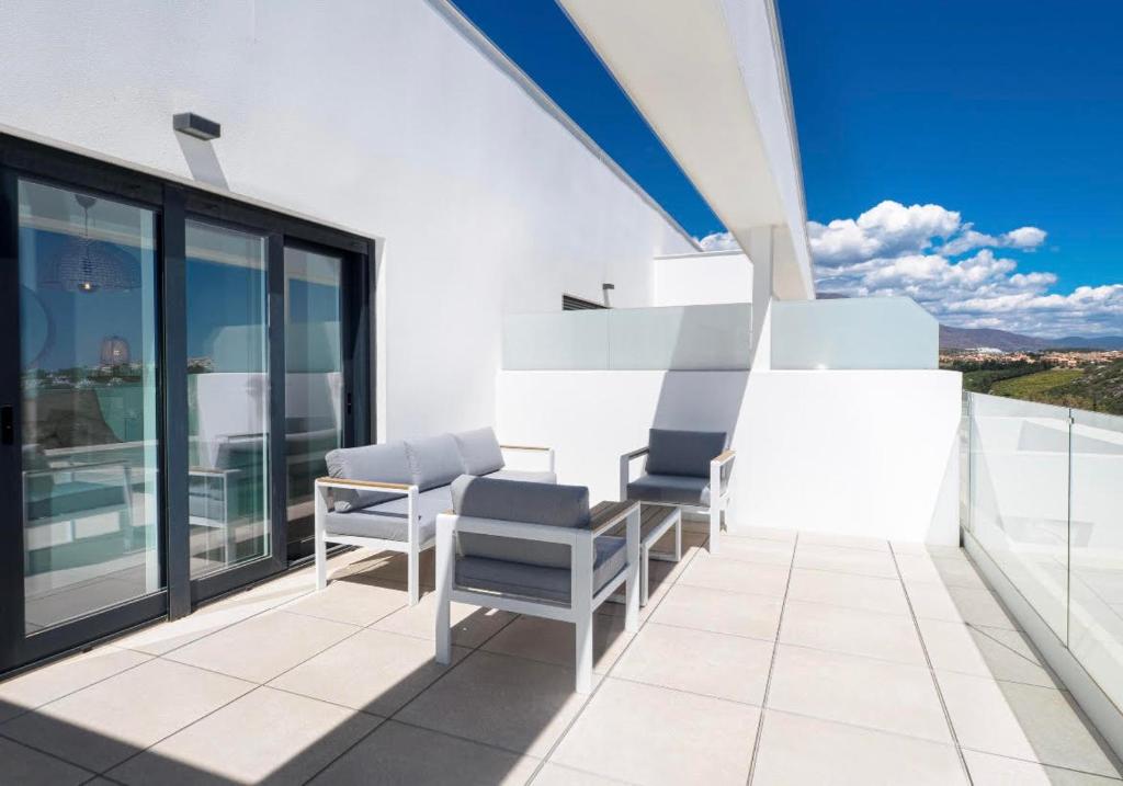 Fotografie z fotogalerie ubytování Modern penthouse with a fantastic view to the sea v destinaci Bahia de Casares