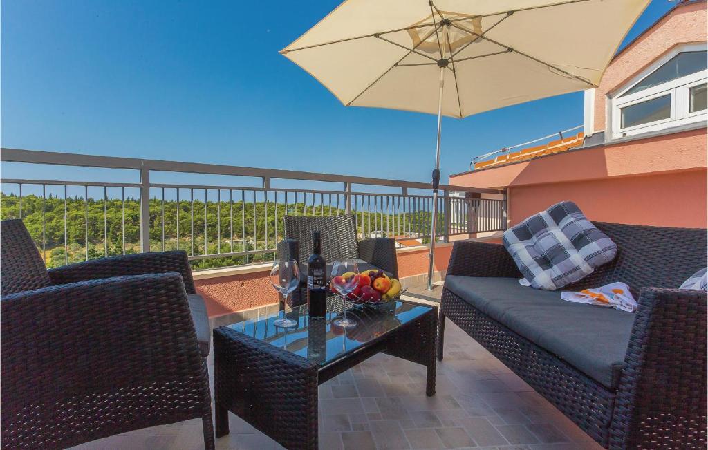 One-Bedroom Apartment In Makarska