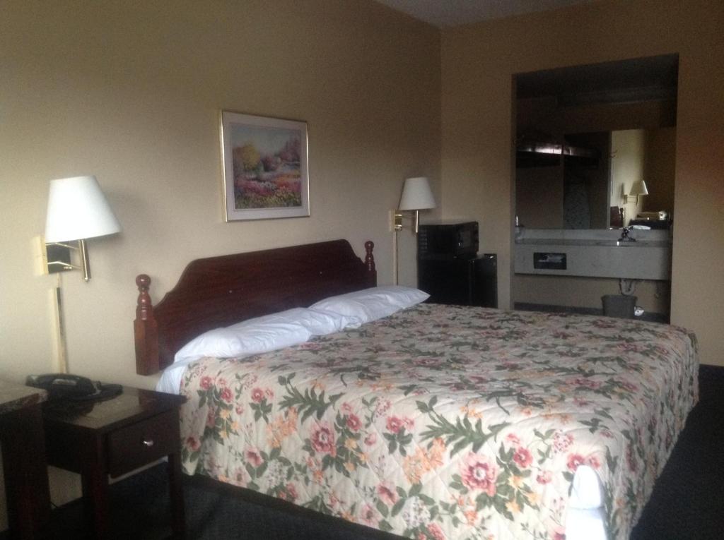 HighWay Inn - King Room