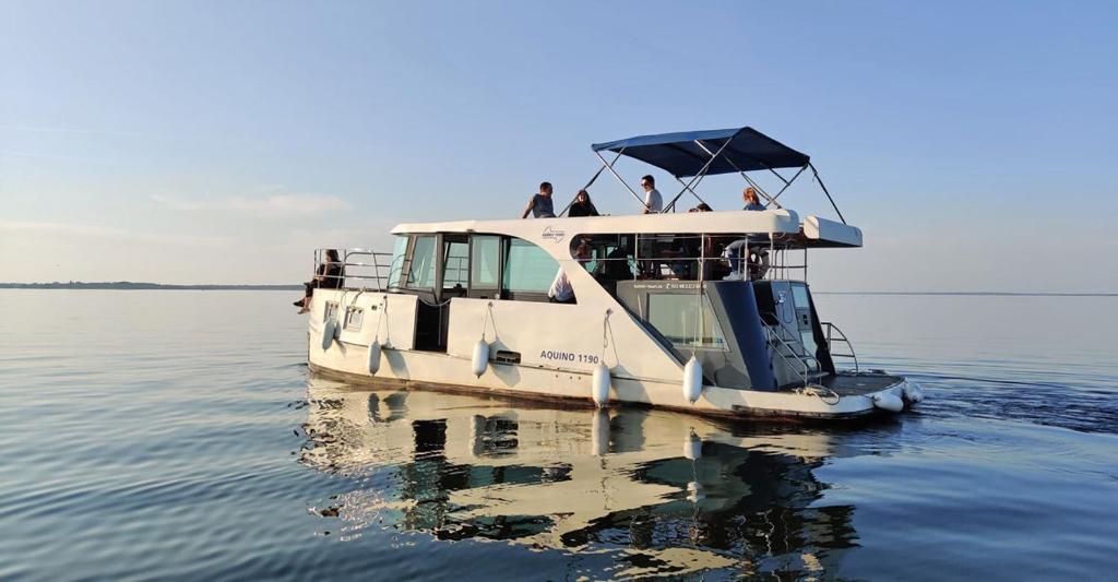 Kuhnle-Tours Hafendorf Müritz - Boat - Aquino 1190