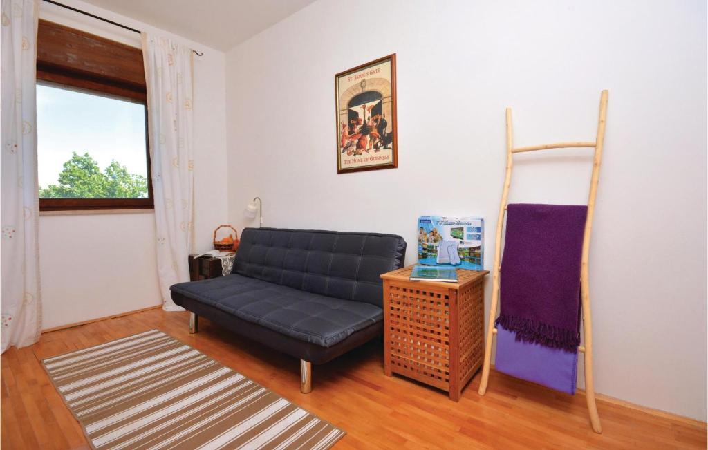 Posedenie v ubytovaní Cozy Home In Kastel Novi
