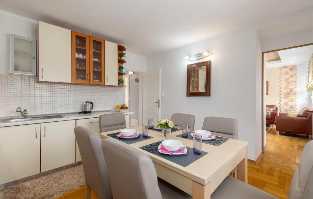 Kuchyň nebo kuchyňský kout v ubytování Apartment Zbandaj V