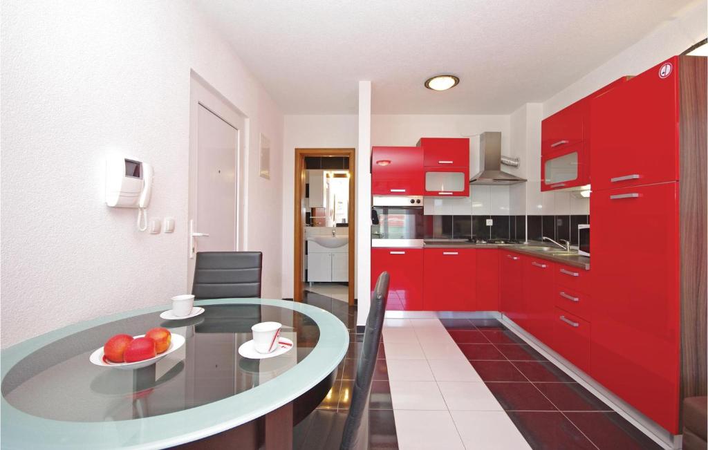 Kuchyňa alebo kuchynka v ubytovaní Studio Apartment In Makarska