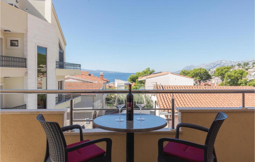 3 Bedroom Apartment In Baska Voda, Baška Voda Updated 2024