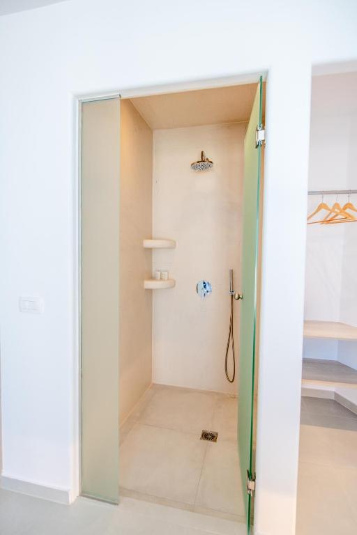 Oyster Luxury Suites - 15