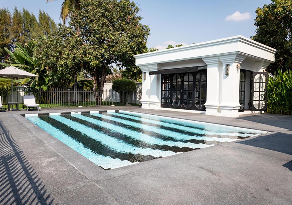 Luxury Town-House - Housity