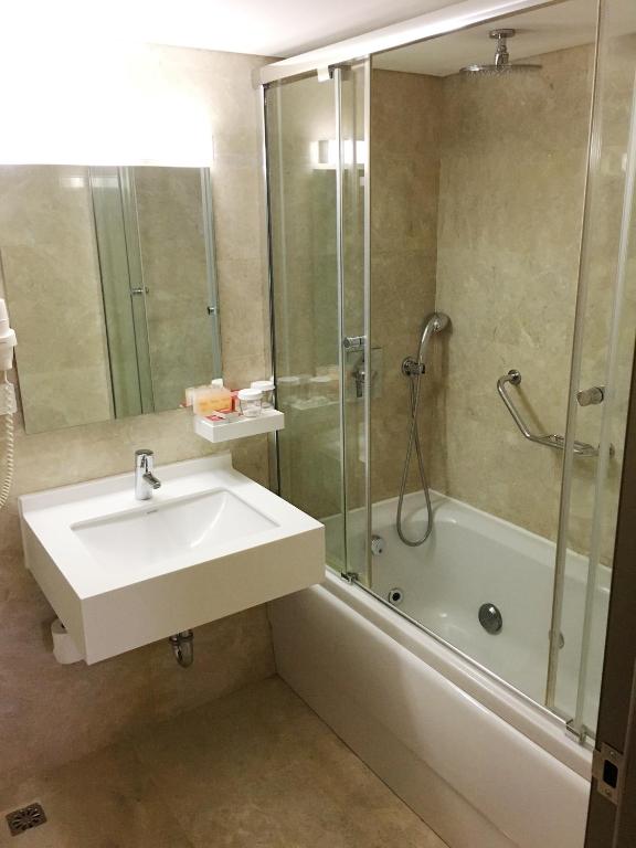 Koupelna v ubytování Kent Hotel