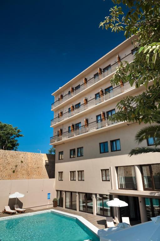 Bazén v ubytování Kriti Hotel nebo v jeho okolí