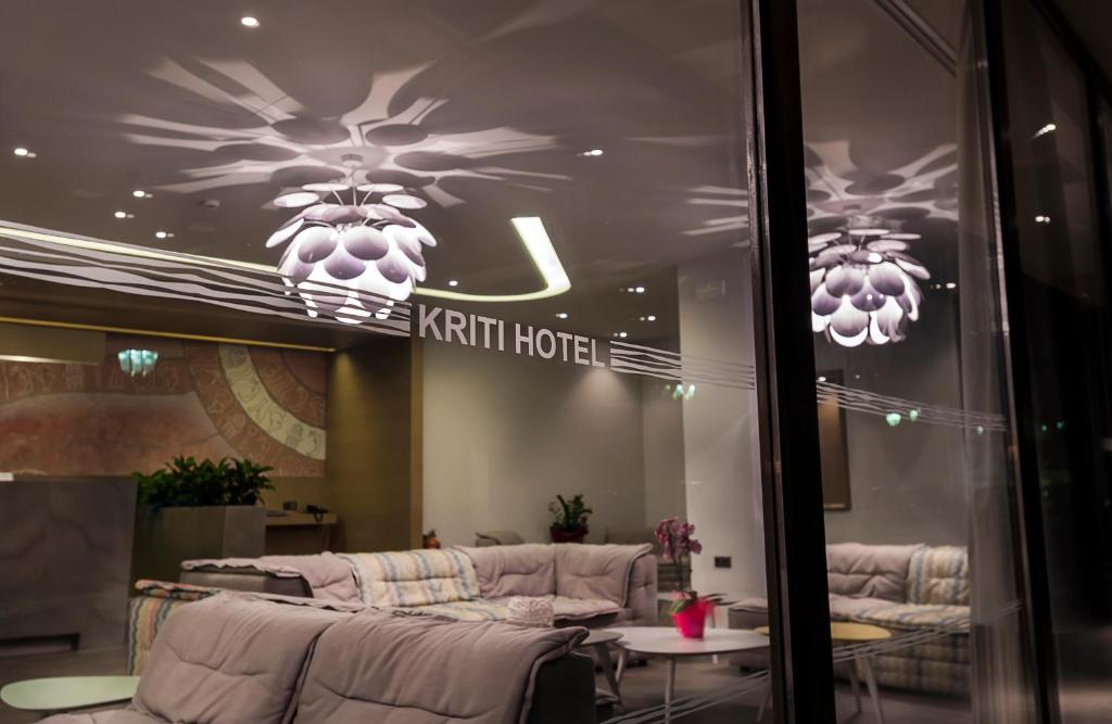 Posezení v ubytování Kriti Hotel
