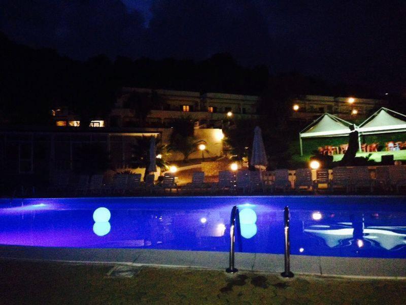 Bazén v ubytování Hotel Diamond Residence nebo v jeho okolí
