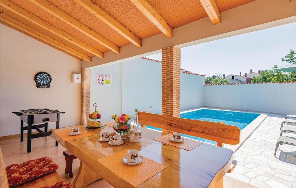 Bazén v ubytování Holiday Home Barban 53 nebo v jeho okolí