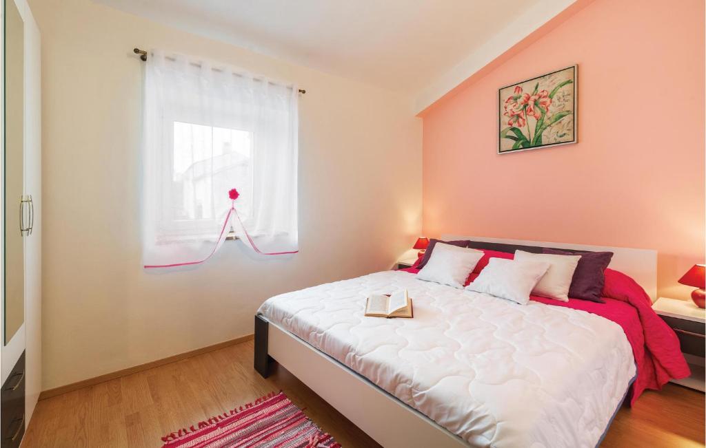 Postel nebo postele na pokoji v ubytování Holiday Home Barban 53