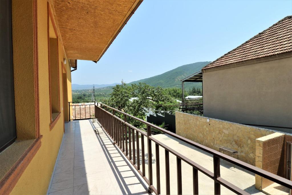 Nespecifikovaný výhled na hory nebo výhled na hory při pohledu z hotelu