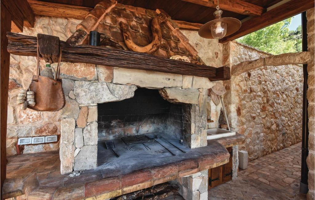 Fotografia z galérie ubytovania Holiday Home Zastrazisce With Fireplace 03 v destinácii Zastražišće