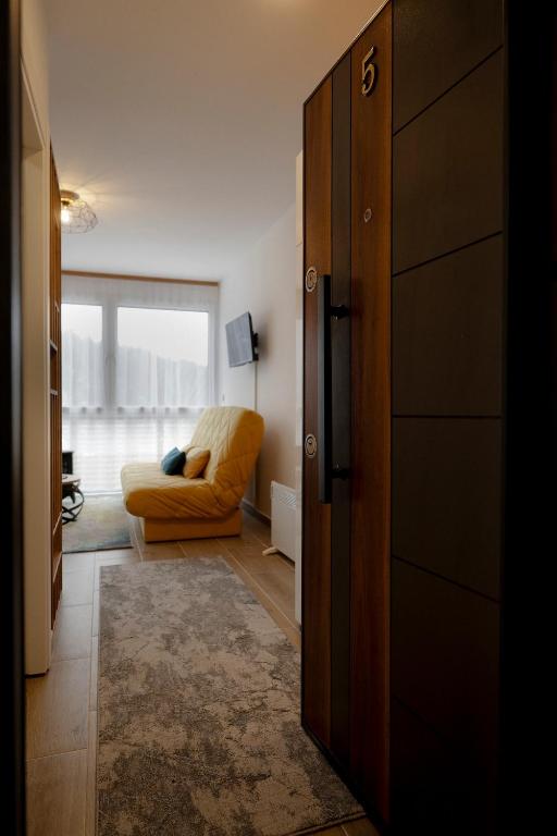 Ruang duduk di Apartman PETICA Divčibare